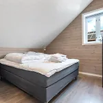 Feriehus Rorbu, Amaliebua Reine