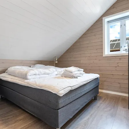 Holiday home Rorbu, Amaliebua Reine